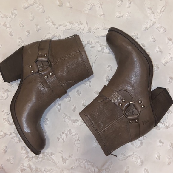 Like New🌟 Frye tabitha harness boot short grey - Picture 6 of 11